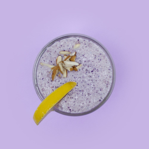 Pantone Smoothie 2635C, a mid-week blueberry treat.
INGREDIENTS:
1/3 cup (1 scoop) @kuranutrition berry whey protein
1/3 cup soy milk
1/3 cup plain Greek yogurt
1/3 cup Blueberries
½ tablespoon fresh lemon juice
Stevia to taste
INSTRUCTIONS:
Add a...