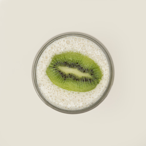 INGREDIENTS
“½ cup firm tofu
1 cup vanilla soy milk
1 banana
1 packet stevia
½ tbsp peanutbutter
”
INSTRUCTIONS
This smoothie is absolutely delicious, vegan and packed with protein! Just mix it all together and sip.